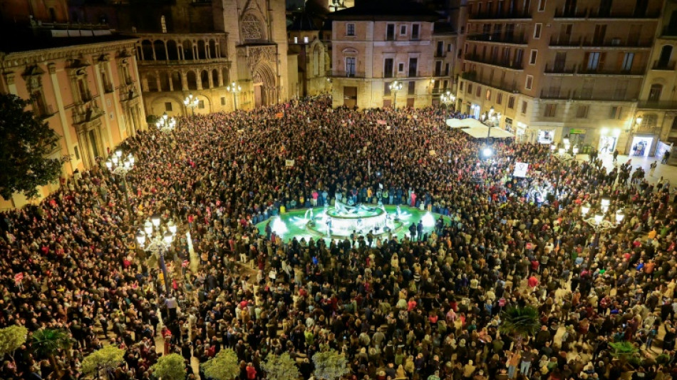 Espagne: près de 100.000 manifestants à Valence dénoncent la gestion des inondations