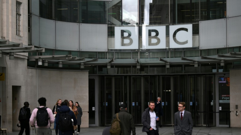Le pr&eacute;sident de la BBC d&eacute;missionne apr&egrave;s une affaire de conflit d'int&eacute;r&ecirc;ts