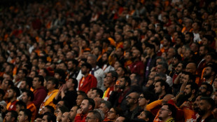 Tampões de ouvido e analgésicos: o inferno barulhento dos estádios turcos