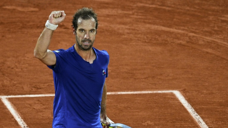 Roland-Garros: Gasquet, pas perturb&eacute; par les interruptions, valide son billet pour le 2e tour