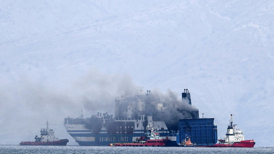 Encuentran a un camionero muerto a bordo del ferri que se incendi&oacute; en Grecia