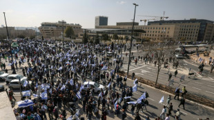 Israel&iacute;es se manifiestan antes del voto sobre la pol&eacute;mica reforma judicial