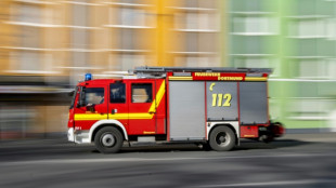 Brand an Schloss Hardenberg in Nordrhein-Westfalen sorgt f&uuml;r Gro&szlig;einsatz