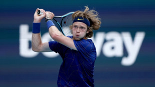 Tennis/Miami: Swiatek s'&eacute;l&egrave;ve, Rublev et Sakkari s'effondrent