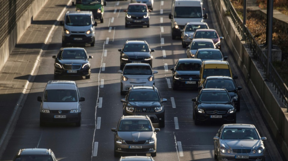 18-J&auml;hriger rast mit &uuml;ber 280 Stundenkilometern auf Berliner Autobahn Avus 