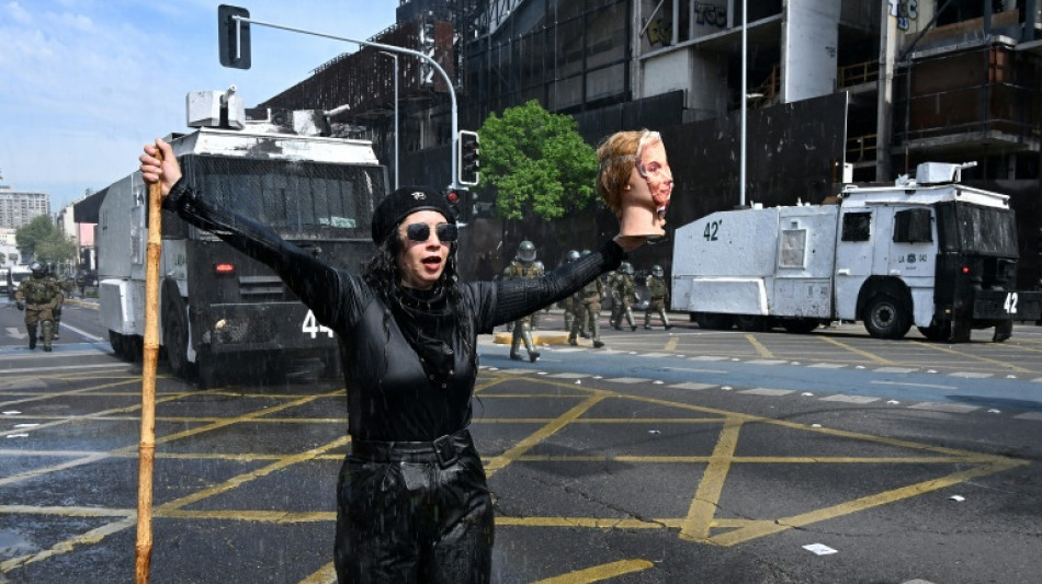 Chili : heurts entre &eacute;tudiants et policiers lors d'une manifestation contre de possibles coupes dans l'&eacute;ducation