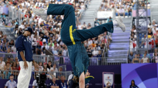 'B-girl Raygun', que denunciou campanha de &oacute;dio nos Jogos Ol&iacute;mpicos, &eacute; n&uacute;mero 1 do mundo
