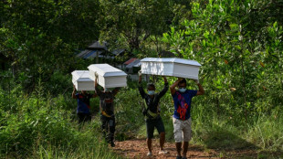 Inc&ecirc;ndio em balsa nas Filipinas deixa 76 mortos