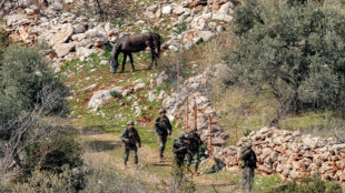 Israel se retira mas mant&eacute;m cinco posi&ccedil;&otilde;es 'temporariamente' do sul do L&iacute;bano