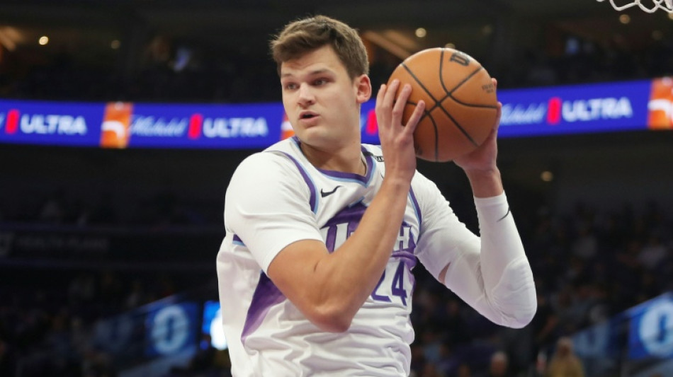 Jazz lose Kessler for season with shoulder injury