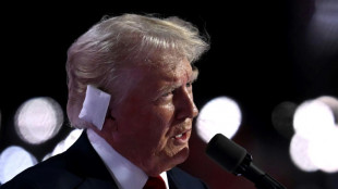 'Eu n&atilde;o deveria estar aqui': Trump relembra tentativa de assassinato