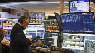 Wall Street apre in calo, Dj -0,32%, Nasdaq -0,33%