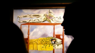 
Obra de Frida Kahlo marca récord en subasta para una mujer y un artista latinoamericano