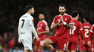 Liverpool goleia Barnsley (4-1) e avan&ccedil;a na Copa da Inglaterra