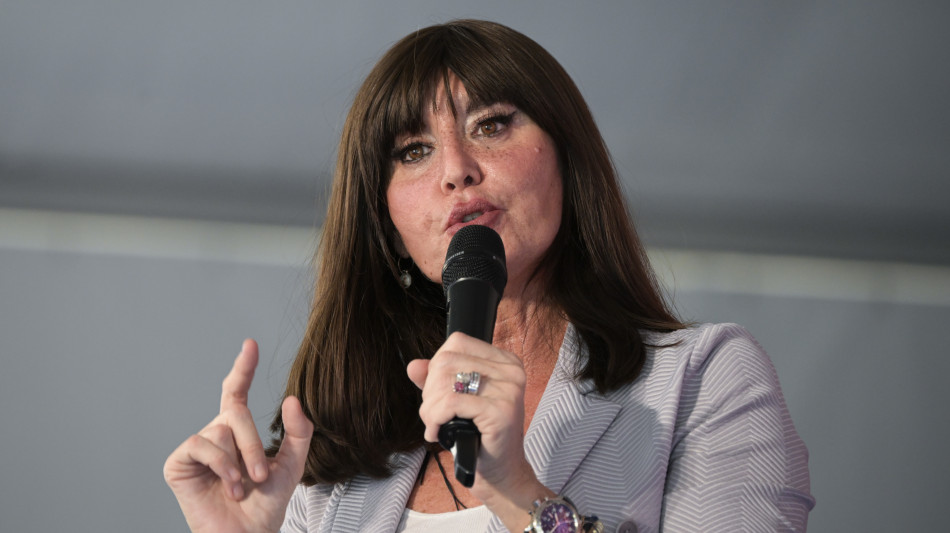 Bernini, vicinanza non si esprime facendo chiudere atenei