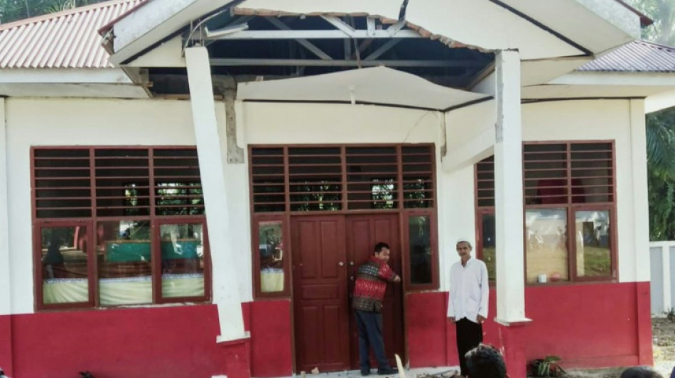 Mindestens sieben Tote und 85 Verletzte bei Erdbeben der St&auml;rke 6,2 in Indonesien