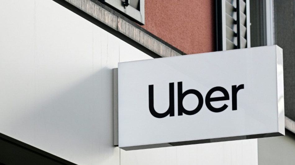 Uber planea comprar hasta 50.000 robotaxis de Rivian