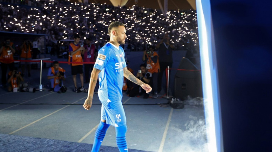 Neymar est&aacute; lesionado e n&atilde;o pode treinar, diz Jorge Jesus, t&eacute;cnico do Al-Hilal