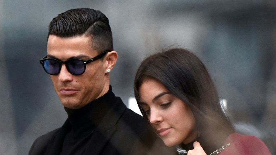 El f&uacute;tbol se solidariza con Ronaldo tras la muerte de su beb&eacute; en el parto