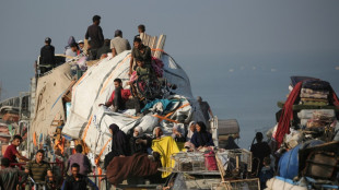 Tanques y aviones israel&iacute;es bombardean Ciudad de Gaza y el &eacute;xodo de palestinos contin&uacute;a