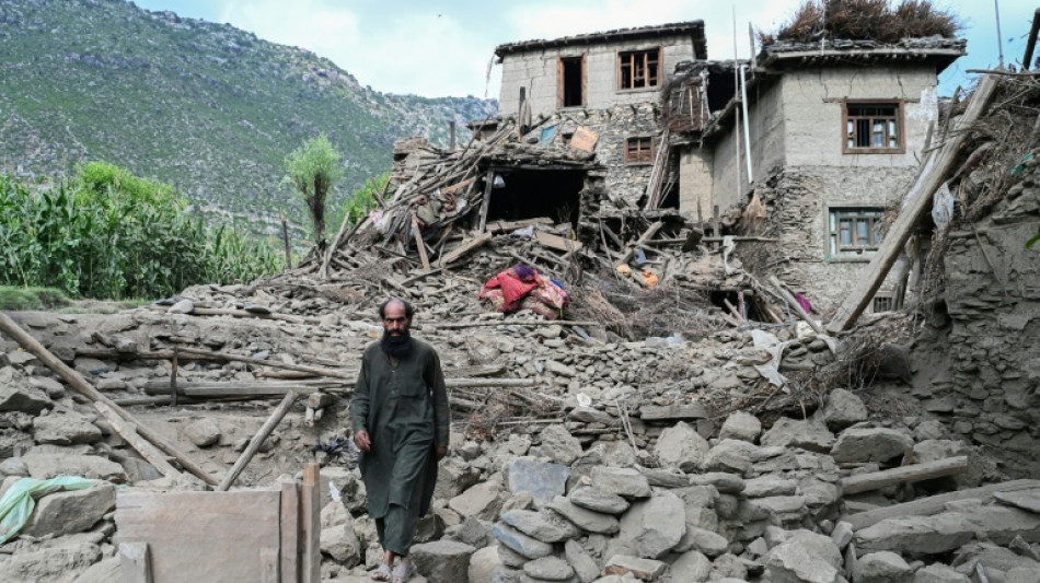 Le bilan s'alourdit après le séisme en Afghanistan, plus de 900 morts