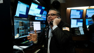 Wall Street sans direction, les soucis bancaires p&egrave;sent