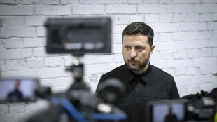 Zelensky, colpito edificio residenziale a Kiev