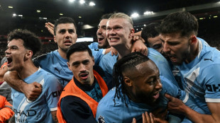 City vence Liverpool de virada (2-1) e segue na briga pelo t&iacute;tulo da Premier com Arsenal