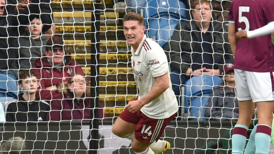 Gyökeres sofre lesão muscular e não viaja com Arsenal para Praga