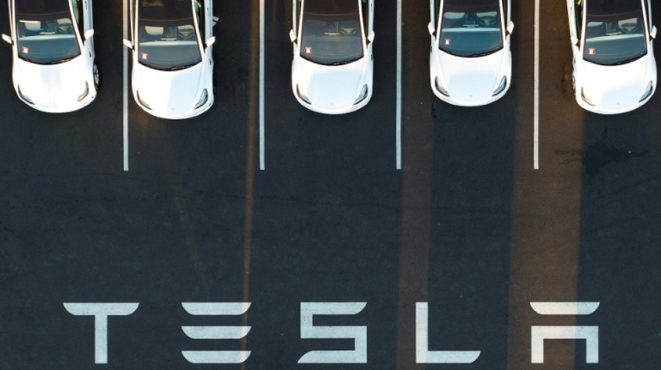 EEUU investiga las funciones de autoconducci&oacute;n de Tesla