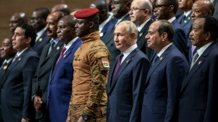 Apesar da Ucr&acirc;nia, R&uacute;ssia ainda tem v&aacute;rios apoiadores