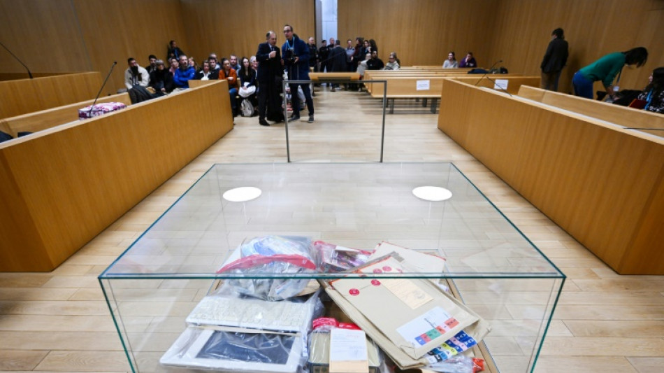 Jug&eacute;e pour avoir empoisonn&eacute; ses filles aux m&eacute;dicaments, la m&egrave;re se dit "innocente"