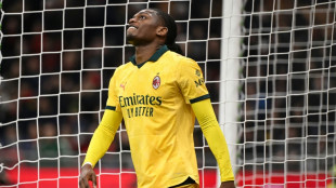 Milan empata com Como em casa e se distancia da l&iacute;der Inter