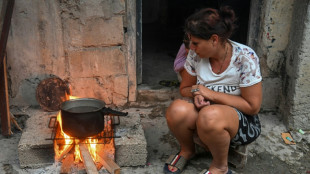 Postos de gasolina t&ecirc;m longas filas em Cuba, que acusa Trump de 'asfixiar' sua economia