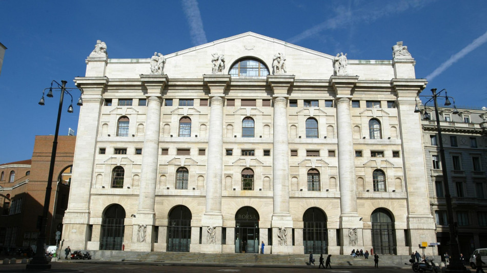 Borsa: Milano chiude a +2,39% con Stellantis, Leonardo e banche
