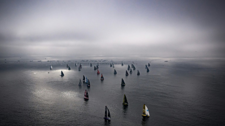 Vendée Globe: Jean Le Cam, le doyen, toujours leader