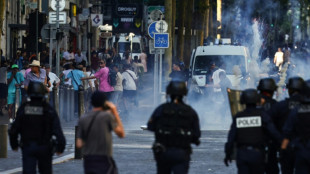 Fran&ccedil;a se prepara para nova noite de viol&ecirc;ncia ap&oacute;s funeral de jovem Nahel