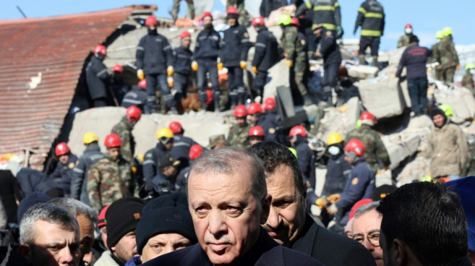 Erdogan r&auml;umt Defizite im Katastrophenmanagement nach Erdbeben ein 