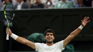 Alcaraz vence Berrettini e vai pela primeira vez &agrave;s quartas de Wimbledon
