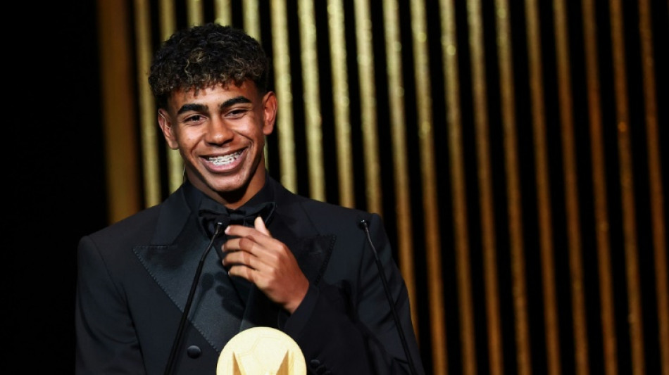 Lamine Yamal leva Trof&eacute;u Kopa de melhor jogador jovem do ano