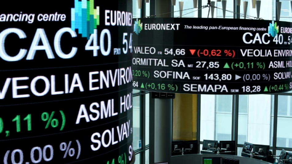 La Bourse de Paris finit dans le rouge, apr&egrave;s une semaine en dents de scie