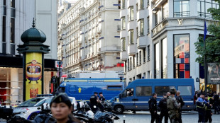 Paris : un policier attaqué au couteau, l'agresseur grièvement blessé par balle