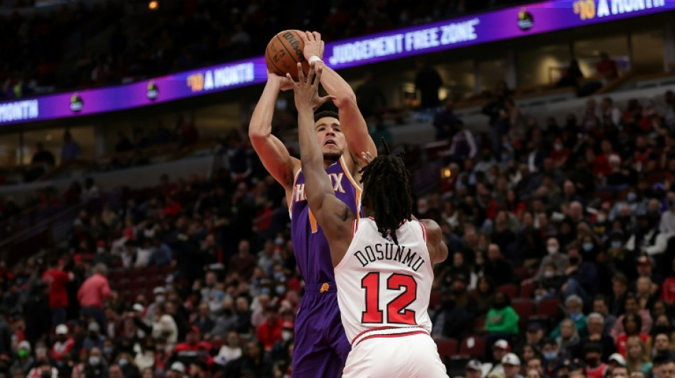 NBA: Booker &eacute;tincelle, les Suns brillent de plus belle &agrave; Chicago