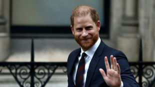 Le prince Harry et d'autres plaignants veulent un d&eacute;dommagement "substantiel" du Daily Mail