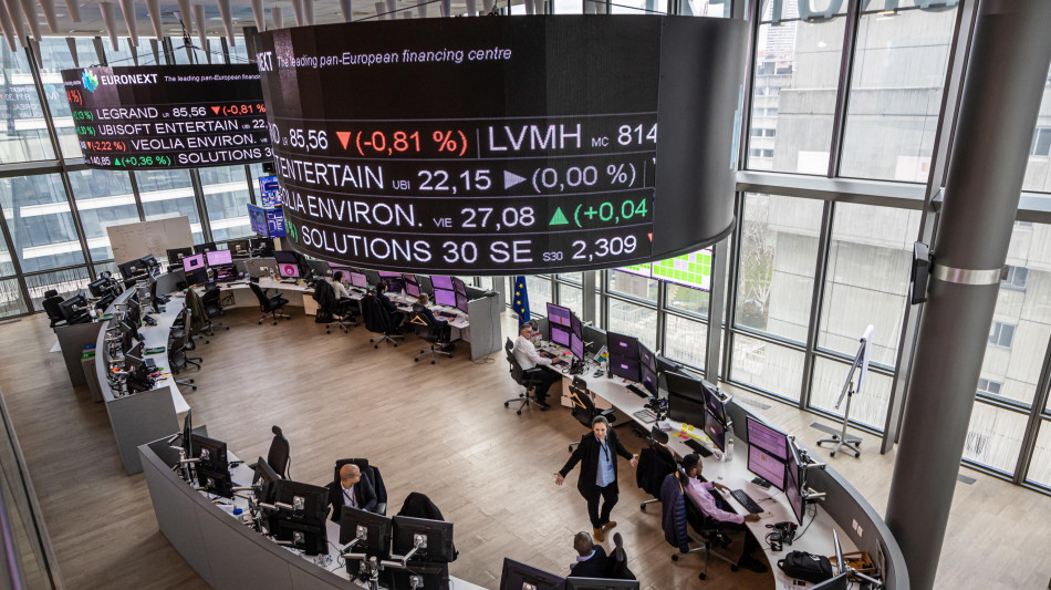Borsa: Europa debole a met&agrave; seduta, future negativi, Milano -1%