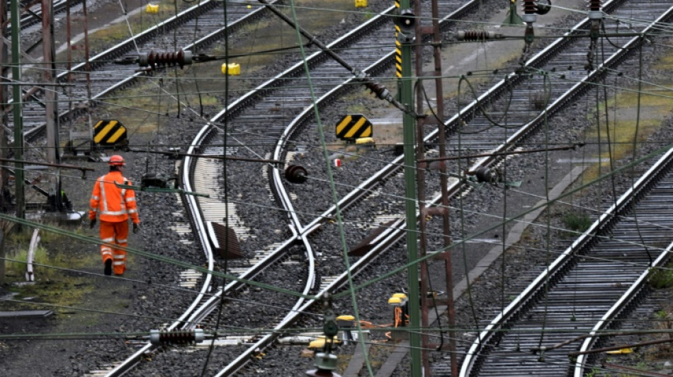 EVG und Bahn n&auml;hern sich bei Tarifverhandlungen an
