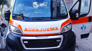Crolla il balcone di un'abitazione a Livorno, morta una donna
