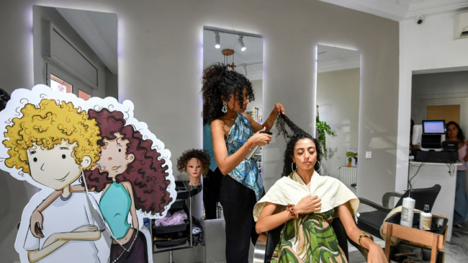 La "revolución de los rizos" desafía los estereotipos de belleza en Túnez