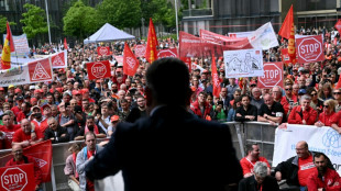Tausende Thyssenkrupp-Angestellte protestieren in Essen gegen Verkaufspl&auml;ne