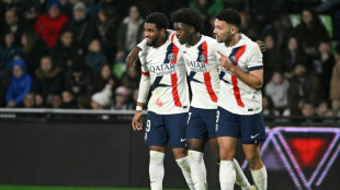 Ligue 1: le PSG triomphe avec peine de Metz gr&acirc;ce &agrave; ses "titis" et Dou&eacute;